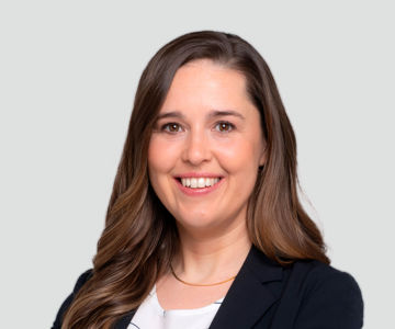 Dr Frauke Bach
